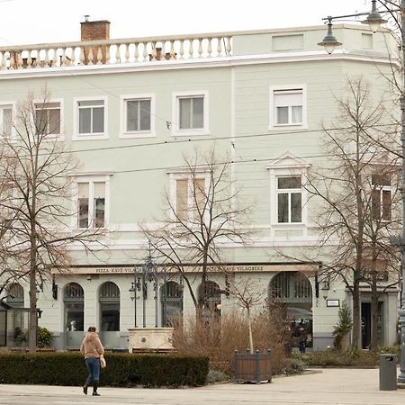 Square 2 Lejlighed Debrecen Eksteriør billede