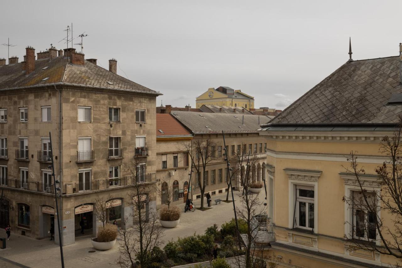 Square 2 Lejlighed Debrecen Eksteriør billede